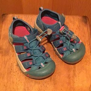 Keen Unisex Kid’s Sneaker/Sandals